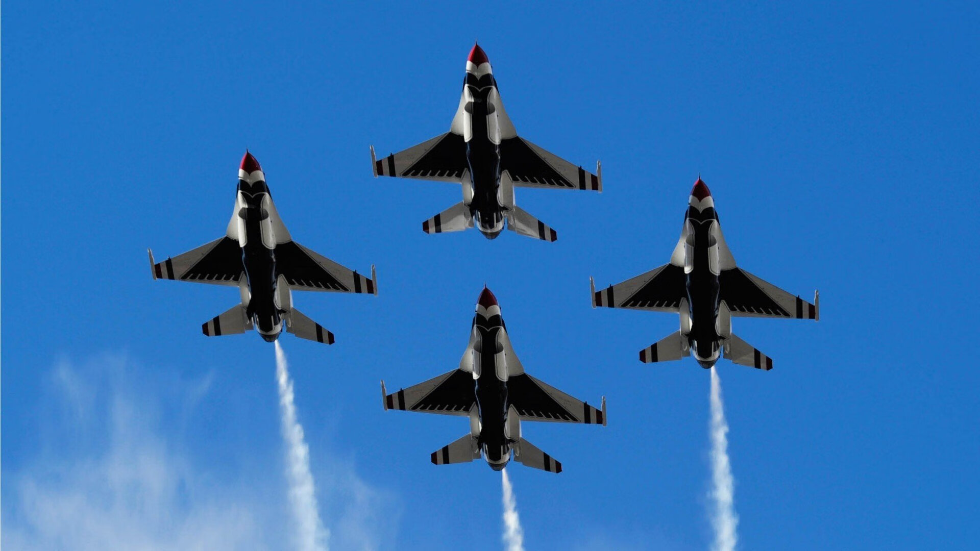 AC米兰-主帅接受采访表达对未来战术布置的信心，主帅接受采访表达对未来战术布置的信心