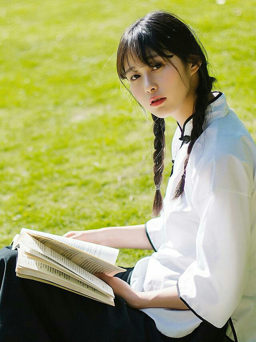 乌兰多蝶泳后程发力引关注